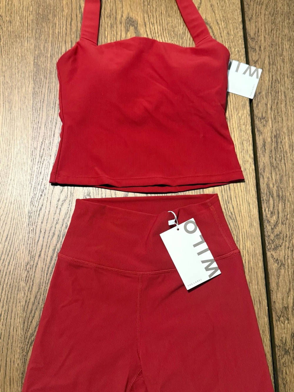 Wilo Burgundy Set - Sleek Everyday Piece - Picture 3 of 6